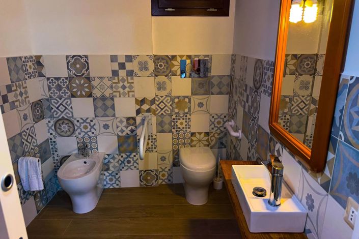 Image No.18-10 Bed Apartment for sale