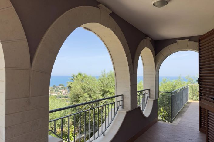 Image No.11-4 Bed Villa for sale