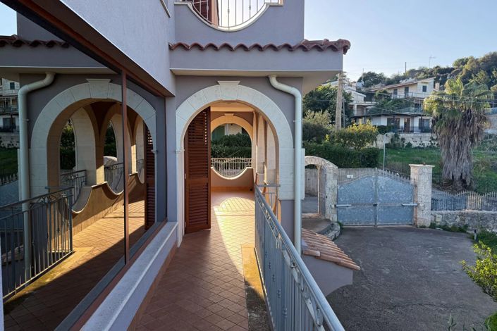 Image No.10-4 Bed Villa for sale