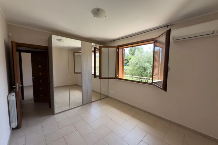 Image No.24-4 Bed Villa for sale