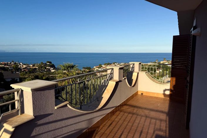 Image No.29-4 Bed Villa for sale