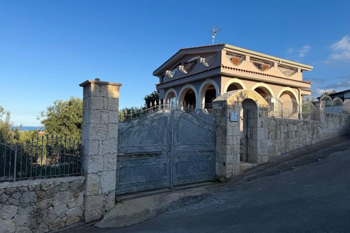 Image No.3-4 Bed Villa for sale