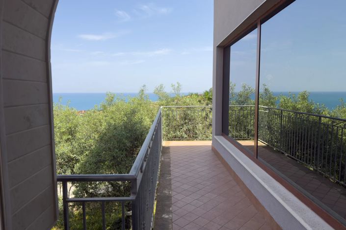 Image No.5-4 Bed Villa for sale