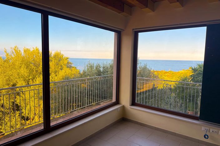 Image No.8-4 Bed Villa for sale