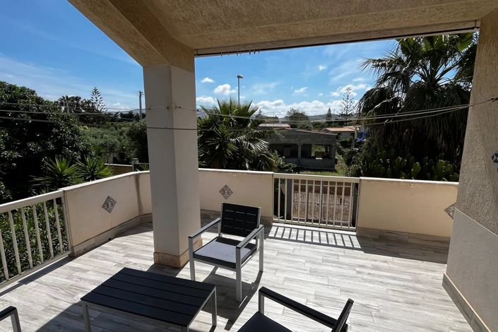 Image No.17-3 Bed House for sale