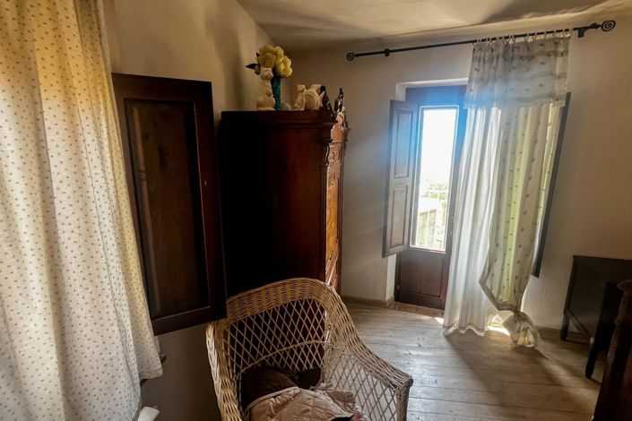 Image No.17-1 Bed House for sale