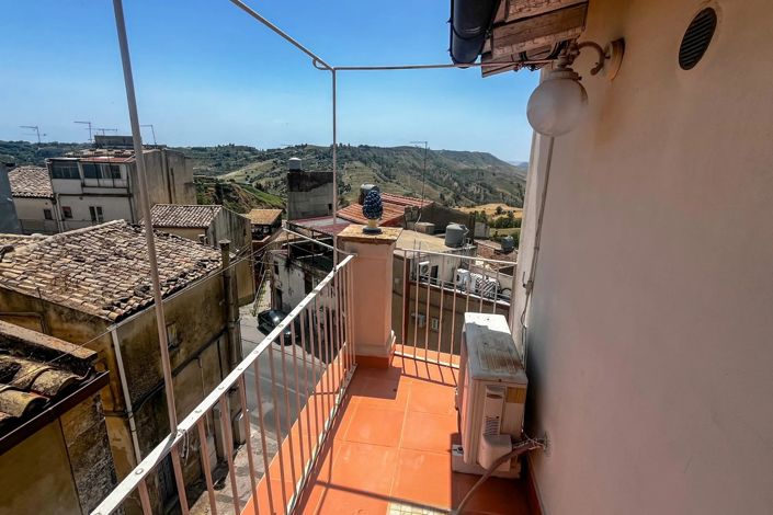 Image No.22-1 Bed House for sale