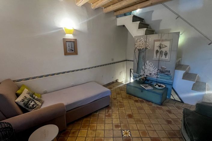 Image No.6-1 Bed House for sale