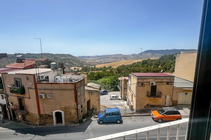 Image No.9-1 Bed House for sale