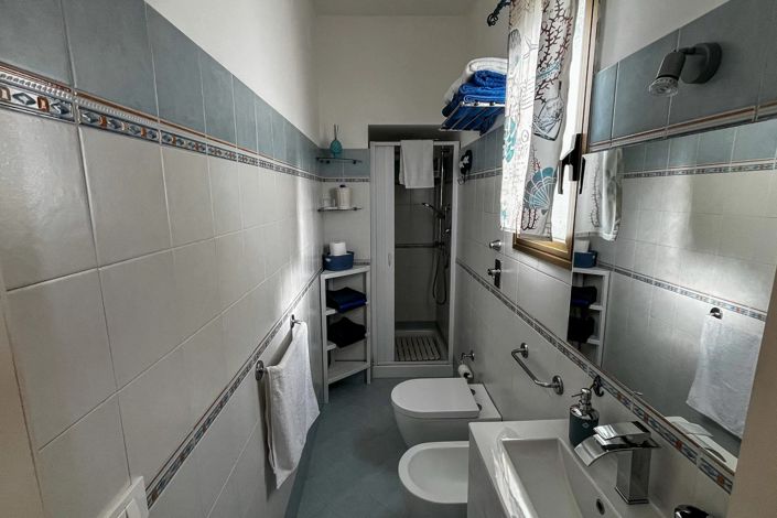 Image No.11-4 Bed House for sale