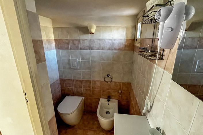 Image No.19-4 Bed House for sale