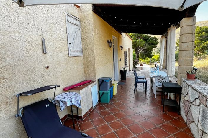 Image No.2-4 Bed House for sale