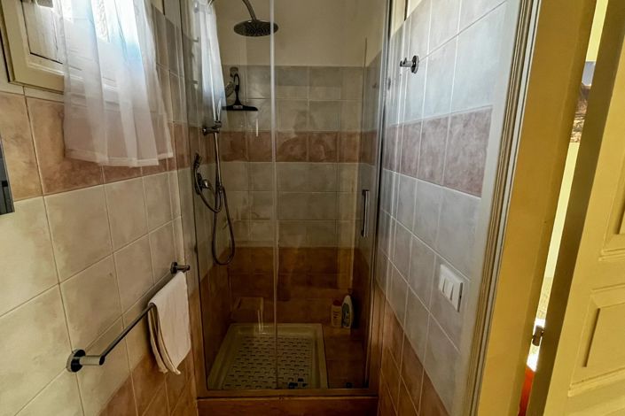 Image No.20-4 Bed House for sale