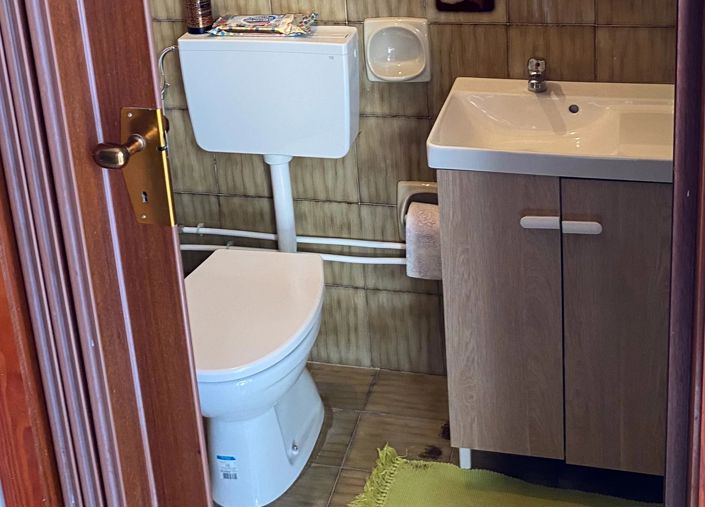 Image No.16-1 Bed House for sale