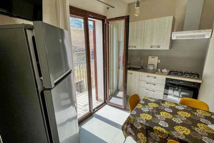 Image No.15-5 Bed House for sale