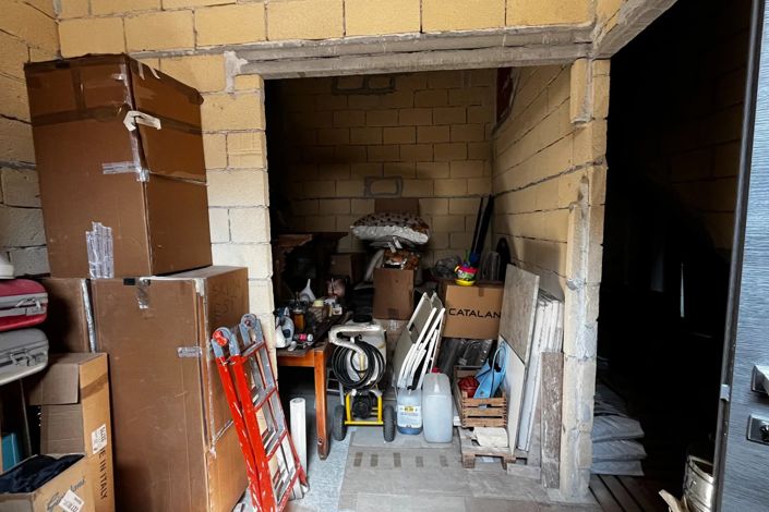 Image No.16-5 Bed House for sale