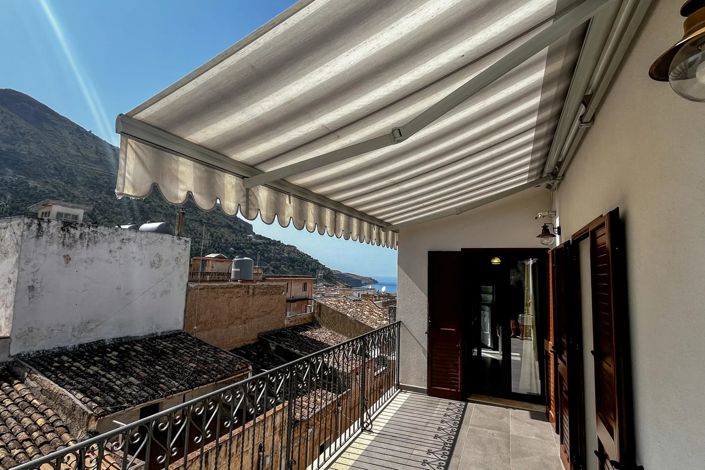 Image No.26-5 Bed House for sale