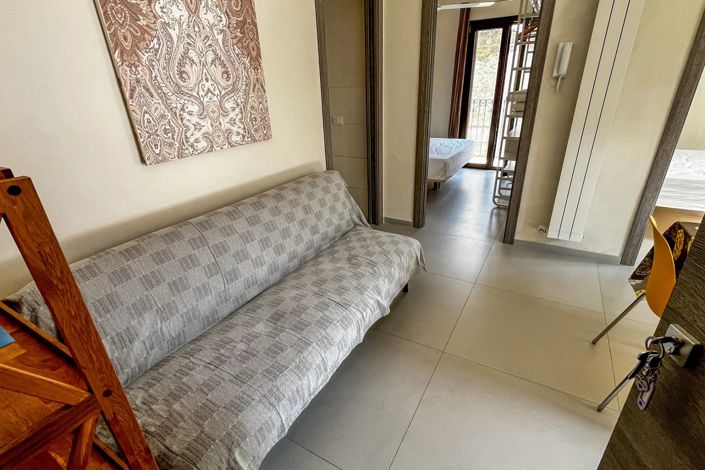 Image No.28-5 Bed House for sale