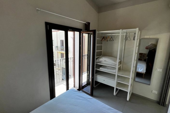 Image No.29-5 Bed House for sale