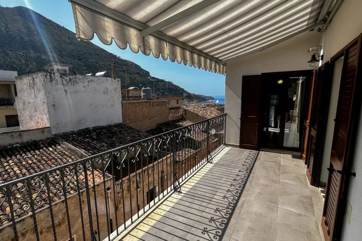 Image No.4-5 Bed House for sale