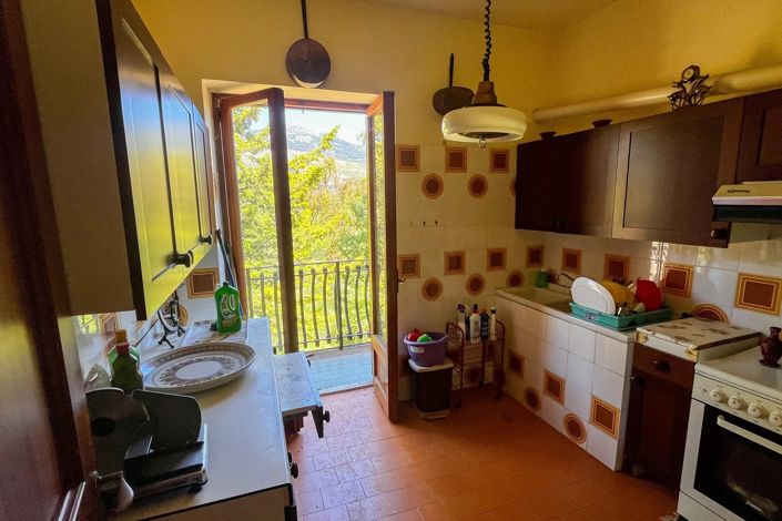 Image No.16-4 Bed House for sale