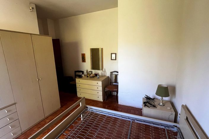 Image No.18-4 Bed House for sale