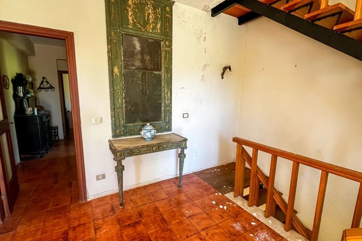 Image No.20-4 Bed House for sale