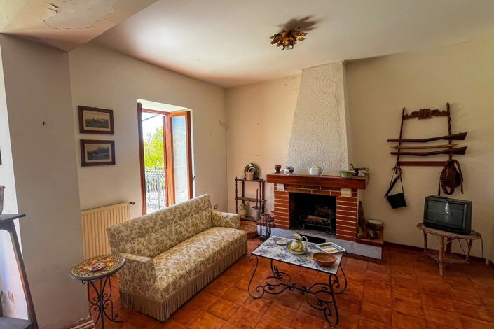 Image No.6-4 Bed House for sale