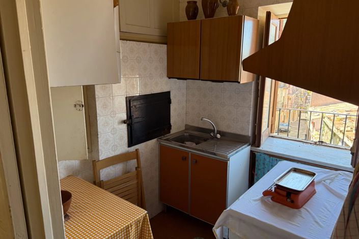 Image No.9-1 Bed House for sale