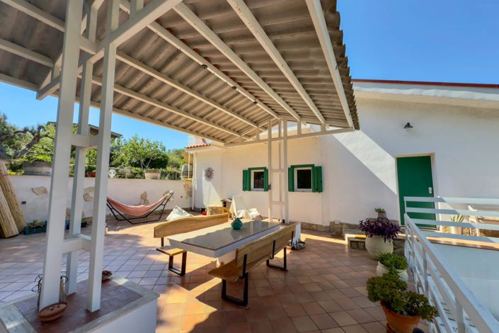 Image No.12-1 Bed House for sale