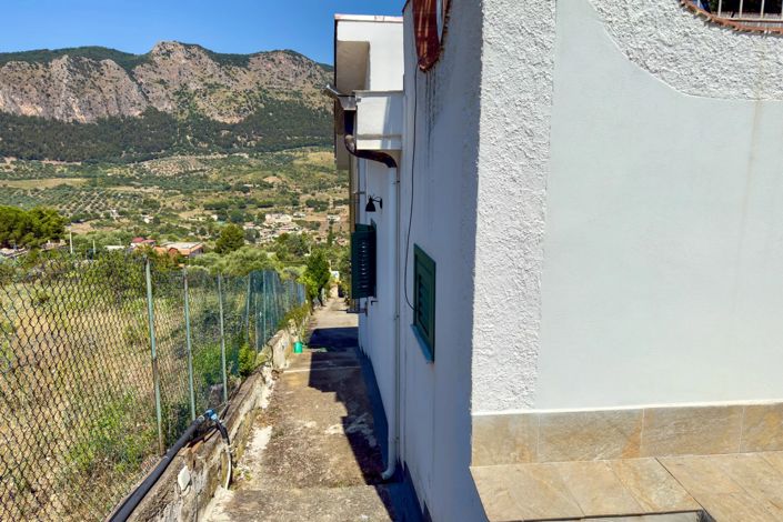 Image No.14-1 Bed House for sale