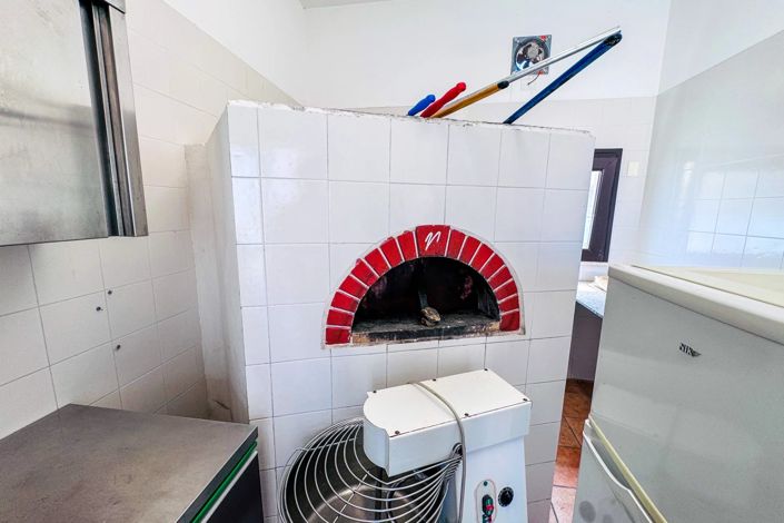 Image No.20-6 Bed House for sale