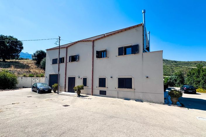 Image No.5-6 Bed House for sale