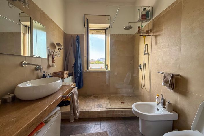 Image No.21-3 Bed Apartment for sale