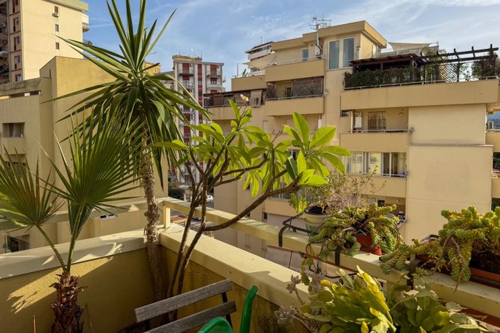 Image No.25-3 Bed Apartment for sale