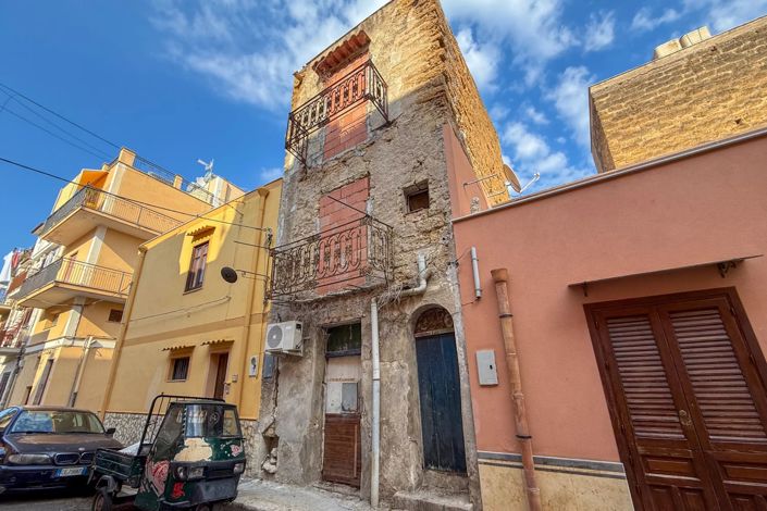 Image No.1-2 Bed House for sale