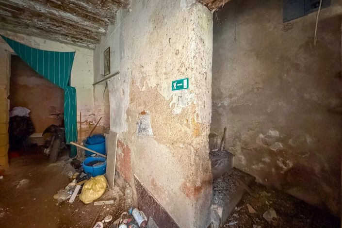 Image No.8-2 Bed House for sale