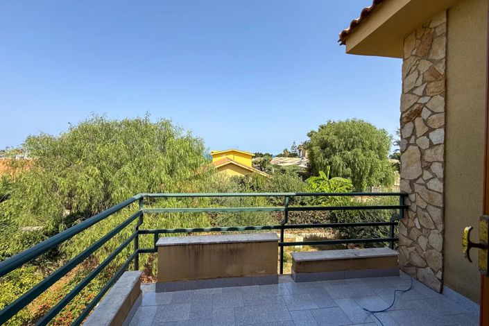 Image No.23-4 Bed House for sale