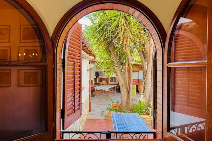 Image No.11-6 Bed Villa for sale