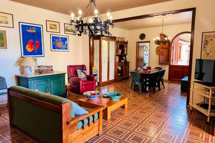 Image No.20-6 Bed Villa for sale