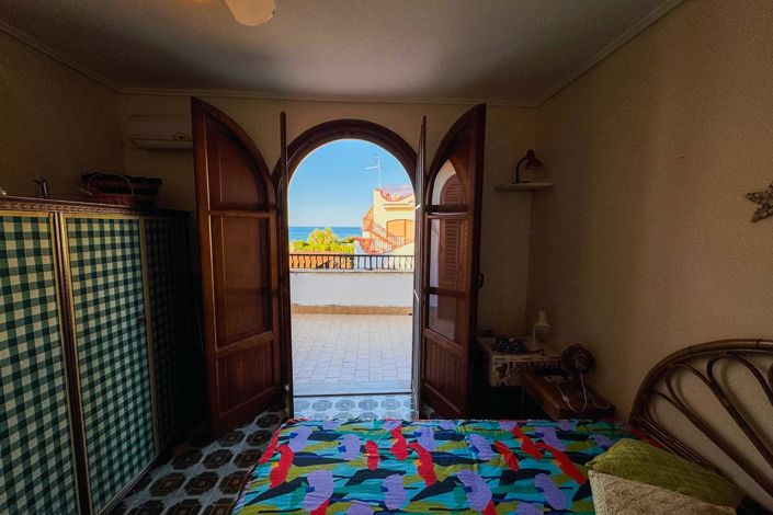 Image No.28-6 Bed Villa for sale