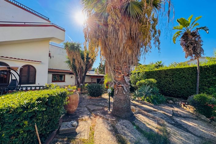 Image No.5-6 Bed Villa for sale