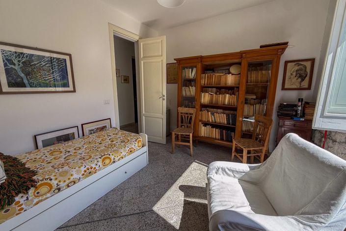 Image No.19-2 Bed House for sale