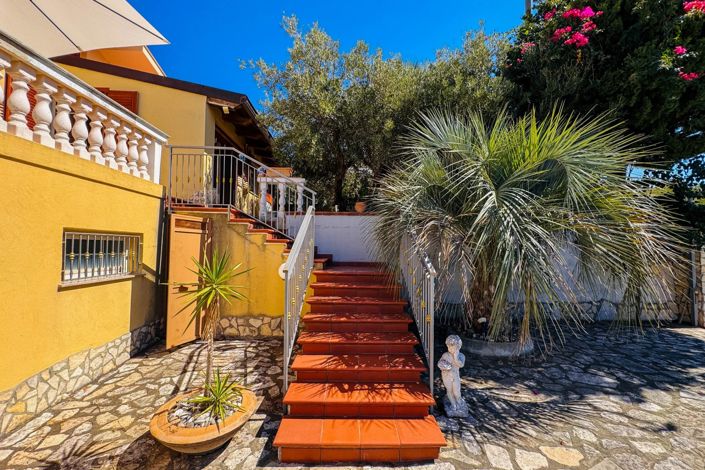 Image No.17-3 Bed Villa for sale