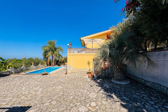 Image No.7-3 Bed Villa for sale