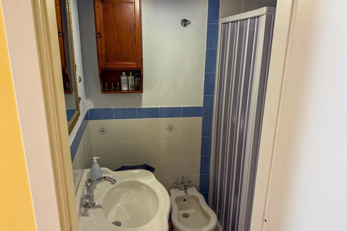 Image No.13-2 Bed House for sale