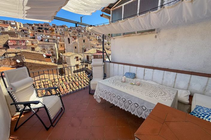 Image No.2-2 Bed House for sale