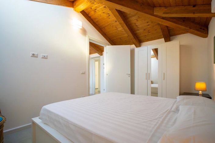 Image No.12-5 Bed Villa for sale