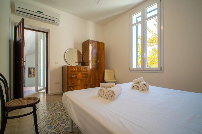 Image No.27-5 Bed Villa for sale