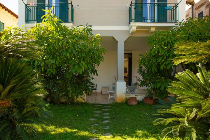 Image No.3-5 Bed Villa for sale